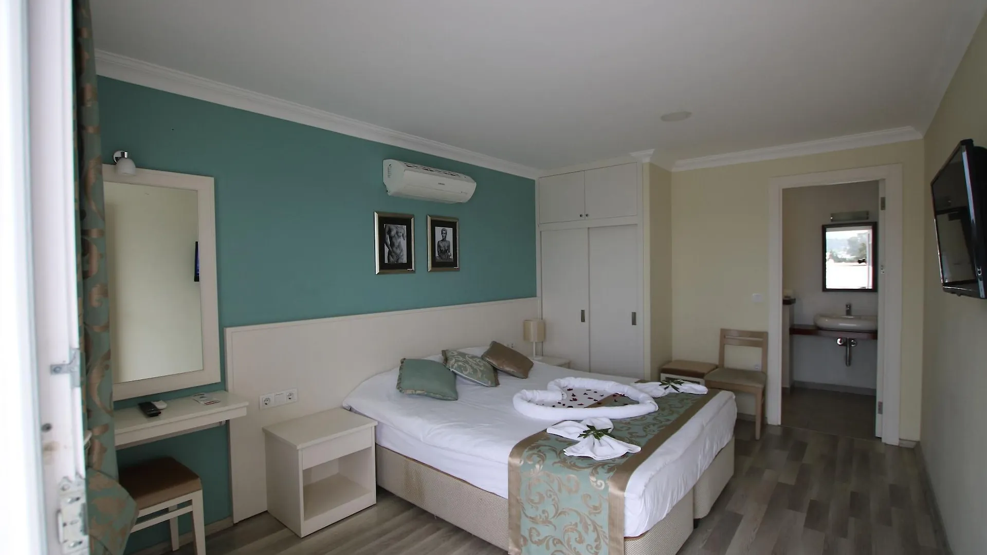 Artemis Hotel Bodrum 2*,