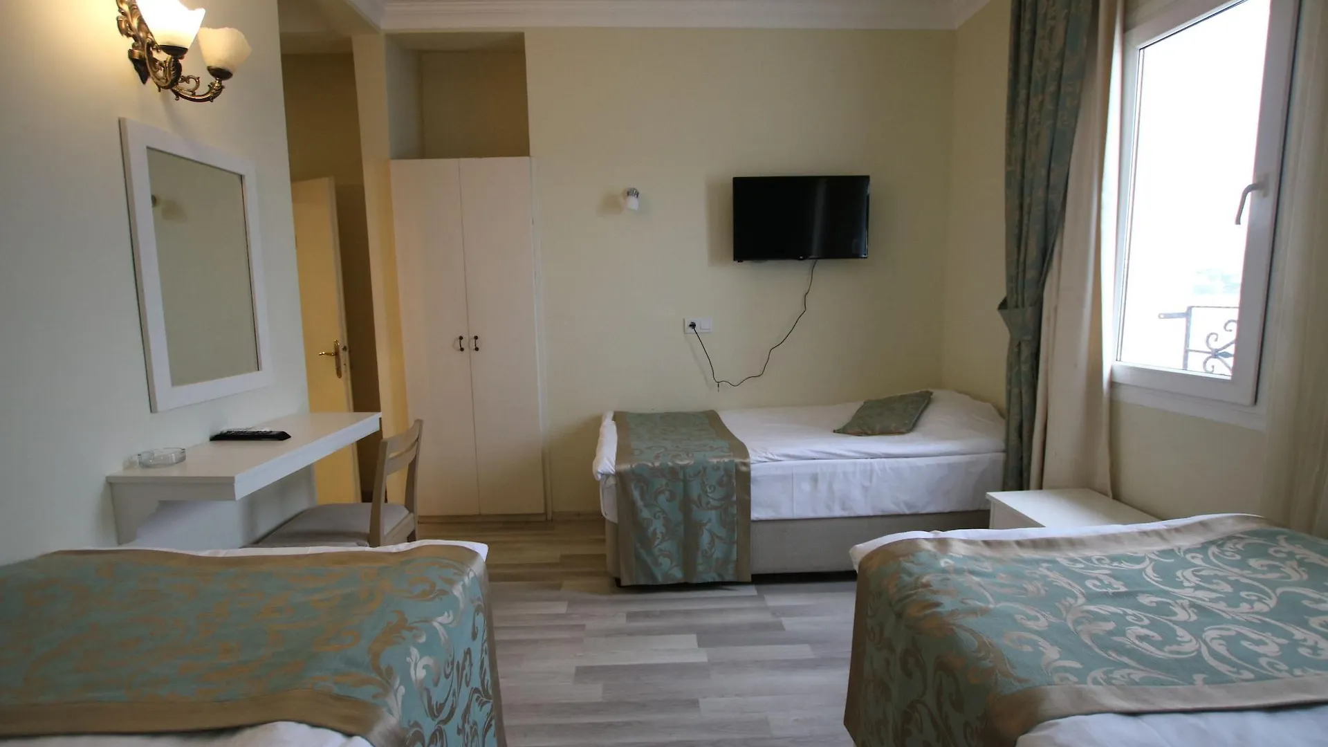 Artemis Hotel Αλικαρνασσός 2*,