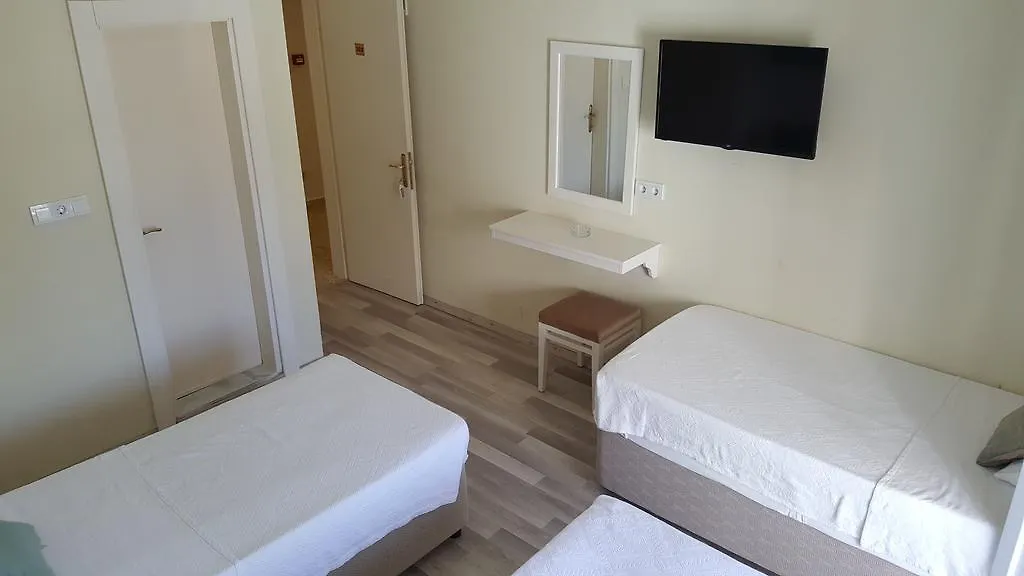 Artemis Hotel Αλικαρνασσός 2*,